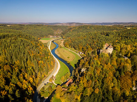 simsearch:6119-09228613,k - Rabenstein Castle in the Ahorn valley in autumn, Franconian Switzerland, Bavaria, Germany, Europe Foto de stock - Sin royalties Premium, Código: 6119-09228602