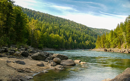 View of Clearwater River and meadows near Clearwater, British Columbia, Canada, North America Photographie de stock - Premium Libres de Droits, Code: 6119-09228813