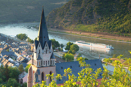 Liebfrauenkirche and River Rhine, Oberwesel, Rhineland-Palatinate, Germany, Europe Foto de stock - Sin royalties Premium, Código: 6119-09228953