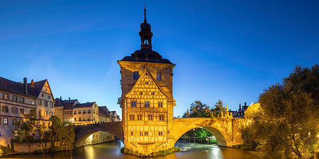 simsearch:400-07524906,k - Altes Rathaus (Old Town Hall) at dusk, Bamberg, UNESCO World Heritage Site, Bavaria, Germany, Europe Foto de stock - Sin royalties Premium, Código: 6119-09228982