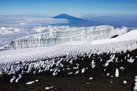 The summit plateau of Uhuru peak, Africa's highest point, Kilimanjaro, UNESCO World Heritage Site, Tanzania, East Africa, Africa Foto de stock - Sin royalties Premium, Código: 6119-09229007