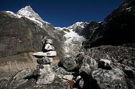 simsearch:6119-09147320,k - Mountain landscape with cairn, high Khumbu, Himalayas, Nepal, Asia Foto de stock - Sin royalties Premium, Código: 6119-09229018