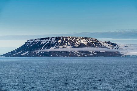 simsearch:6119-09238838,k - Flat table mountains covered with ice, Franz Josef Land archipelago, Arkhangelsk Oblast, Arctic, Russia, Europe Foto de stock - Sin royalties Premium, Código: 6119-09238718