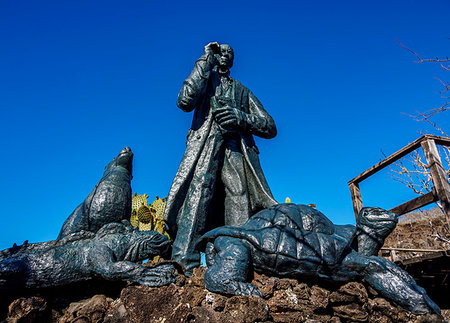 Charles Darwin statue, Cerro Tijeretas, San Cristobal (Chatham) Island, Galapagos, UNESCO World Heritage Site, Ecuador, South America Stock Photo - Premium Royalty-Free, Code: 6119-09238817