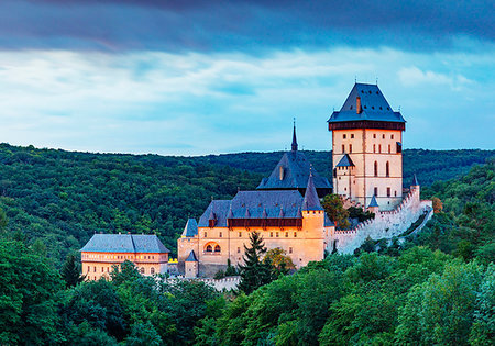 famous buildings in czechoslovakia - Karlstejn Castle, Czech Republic, Europe Stock Photo - Premium Royalty-Free, Code: 6119-09239000