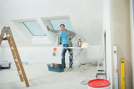 Portrait of man renovating Stockbilder - Premium RF Lizenzfrei, Bildnummer: 6121-07741048