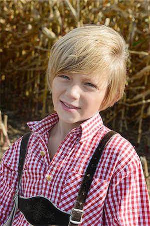 solo varones - Boy in cornfield, Bavaria, Germany Foto de stock - Sin royalties Premium, Código: 6121-07739944