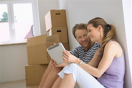 packen - Couple sitting room planning tablet computer Stockbilder - Premium RF Lizenzfrei, Bildnummer: 6121-07809997