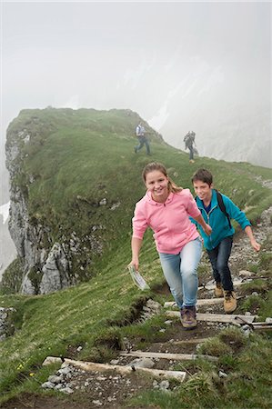 Family hiking in mountains steps path Foto de stock - Sin royalties Premium, Código: 6121-07810251