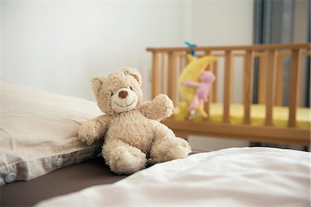 stuffed animal - Pregnant woman holding stomach toy teddy bear Stock Photo - Premium Royalty-Free, Code: 6121-07970017