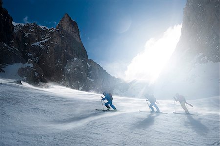Men on a ski tour, Santa Cristina, Valgardena, Alto Adige, Italy Foto de stock - Sin royalties Premium, Código: 6121-07970153