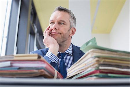 Businessman working in office, Leipzig, Saxony, Germany Foto de stock - Sin royalties Premium, Código: 6121-08106623