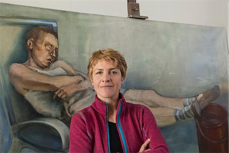 peindre (activité artistique) - Portrait of an female artist in front of a painting, Bavaria, Germany Photographie de stock - Premium Libres de Droits, Code: 6121-08106705
