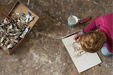 Female artist making sketch in art studio, Bavaria, Germany Photographie de stock - Premium Libres de Droits, Code: 6121-08106711