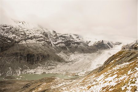 simsearch:6115-08101200,k - Grossglockner mountain with Glacier Pasterze, Hohe Tauern National Park, Carinthia, Austria Stockbilder - Premium RF Lizenzfrei, Bildnummer: 6121-08361681