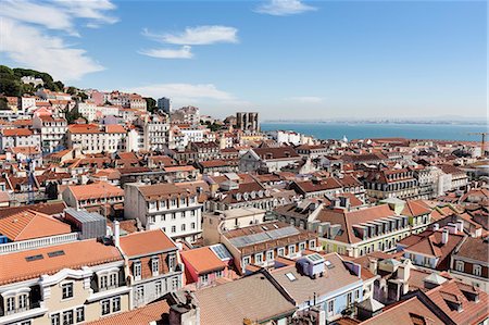 simsearch:6129-09057817,k - High angle view of Castelo Sao Jorge in city, Lisbon, Portugal Photographie de stock - Premium Libres de Droits, Code: 6121-08859237