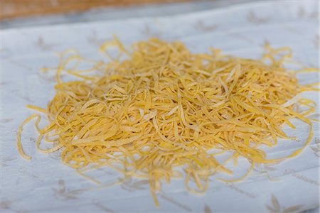 simsearch:6122-08229059,k - Fresh pasta Stockbilder - Premium RF Lizenzfrei, Bildnummer: 6122-07692744