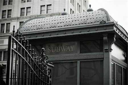 simsearch:614-03455108,k - New york subway station Stock Photo - Premium Royalty-Free, Code: 6122-07694339
