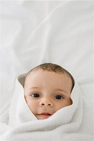 simsearch:614-06442839,k - Baby boy wrapped in a towel Stockbilder - Premium RF Lizenzfrei, Bildnummer: 6122-07694875