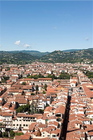 simsearch:6122-07695363,k - Aerial view of old town, Florence, Italy Photographie de stock - Premium Libres de Droits, Code: 6122-07695352