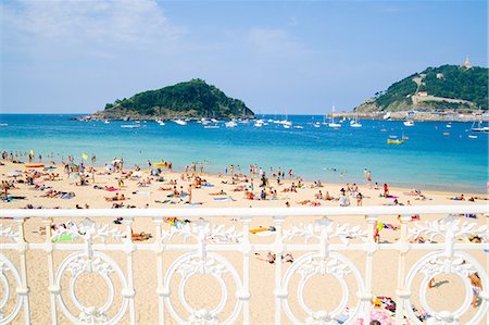 spanish holiday - Ondarreta Beach, San Sebastian, Basque Country Spain Stock Photo - Premium Royalty-Free, Code: 6122-07695731