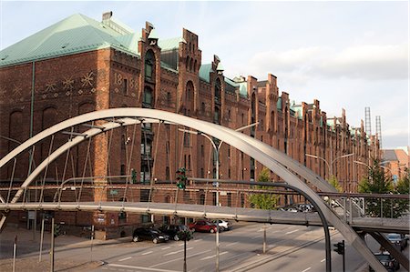 foot bridge - Speicherstadt, footbridge and historic warehouses, Hamburg, Germany Stock Photo - Premium Royalty-Free, Code: 6122-07696967