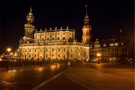 Hofkirche, illuminated at night, Dresden, Germany Photographie de stock - Premium Libres de Droits, Code: 6122-07696934