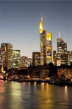 simsearch:6122-07697923,k - Skyline and Main River at night, Frankfurt, Germnay Stock Photo - Premium Royalty-Free, Code: 6122-07697368