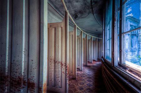 Decayed interior of Lahmann Sanatorium, Dresden, Germany Foto de stock - Sin royalties Premium, Código: 6122-07697895