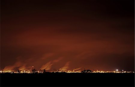 Grangemouth oil refinery at night, Scotland Stockbilder - Premium RF Lizenzfrei, Bildnummer: 6122-07698293
