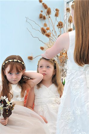 simsearch:6122-07705097,k - Bored flower girls in wedding Stock Photo - Premium Royalty-Free, Code: 6122-07699317