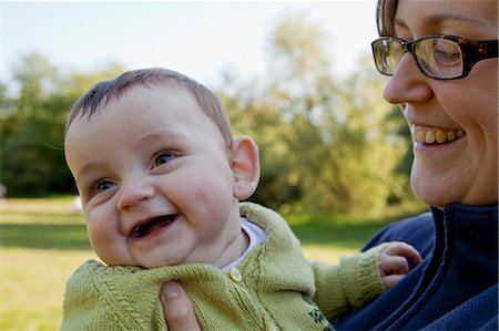 simsearch:649-08562734,k - Mother holding laughing baby boy Stockbilder - Premium RF Lizenzfrei, Bildnummer: 6122-07700625