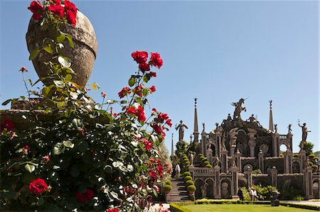 piedmont europe - Bushes by ornate statues and columns Stock Photo - Premium Royalty-Free, Code: 6122-07704612