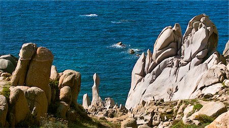 simsearch:6122-07705418,k - Rock formations on coastline Foto de stock - Sin royalties Premium, Código: 6122-07704636