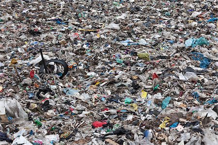 day - Landfill at garbage collection center Photographie de stock - Premium Libres de Droits, Code: 6122-07704728