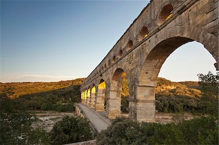 pont du gard - Pont du Gard bridge in rural landscape Stock Photo - Premium Royalty-Free, Code: 6122-07705478