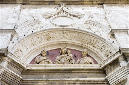 Ornate relief carvings on building wall Foto de stock - Sin royalties Premium, Código: 6122-07705502