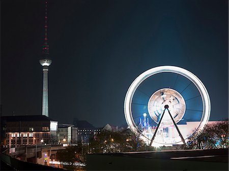 Time lapse view of Berlin amusement park Foto de stock - Sin royalties Premium, Código: 6122-07705942