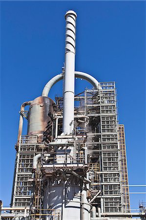 Structure at oil refinery Foto de stock - Sin royalties Premium, Código: 6122-07706244