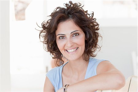 rethymno - woman smiling at the camera Stockbilder - Premium RF Lizenzfrei, Bildnummer: 6122-08211894