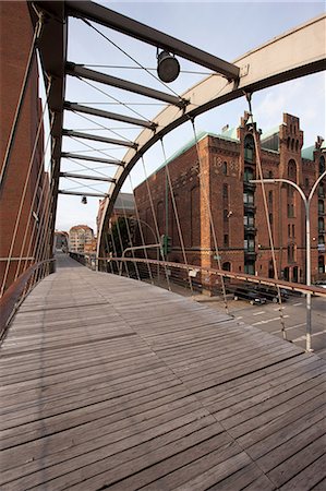 passerelle - Speicherstadt, footbridge and historic warehouses, Hamburg, Germany Foto de stock - Sin royalties Premium, Código: 6122-08212469