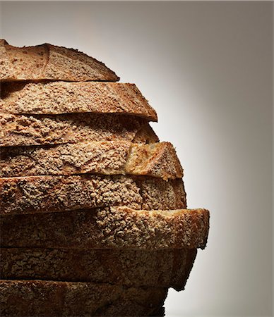 simsearch:649-05950266,k - Close up of stack of bread slices Foto de stock - Sin royalties Premium, Código: 6122-08229297