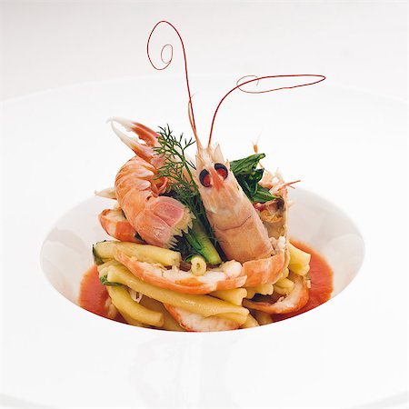 Close up of prawns and vegetables Stockbilder - Premium RF Lizenzfrei, Bildnummer: 6122-08229692