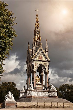 Albert Memorial against cloudy sky Photographie de stock - Premium Libres de Droits, Code: 6122-08229940