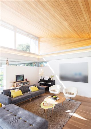 simsearch:6124-08170700,k - Slanted wood ceiling over living room Photographie de stock - Premium Libres de Droits, Code: 6124-08170683