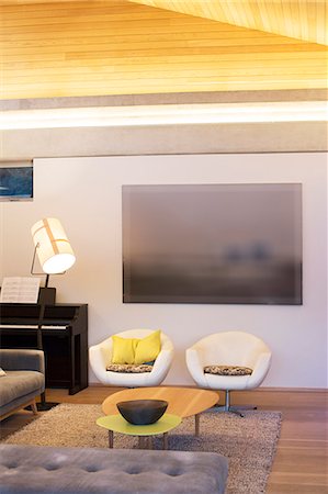 Illuminated living room Photographie de stock - Premium Libres de Droits, Code: 6124-08170695