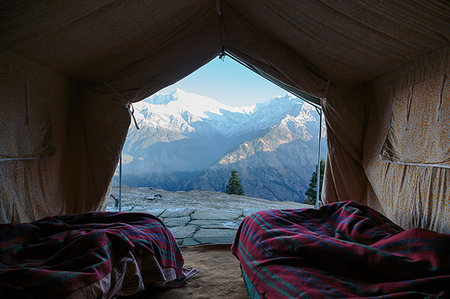 simsearch:6124-09188617,k - Yurt with scenic mountain view, Jaikuni, Indian Himalayan Foothills Stockbilder - Premium RF Lizenzfrei, Bildnummer: 6124-09188720