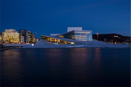 Norway, Oslo, Bjorvika, Opera house at night Foto de stock - Sin royalties Premium, Código: 6126-08643259
