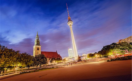 Germany, Berlin, Fernsehturm Berlin illuminated against dusk sky Photographie de stock - Premium Libres de Droits, Code: 6126-08644561