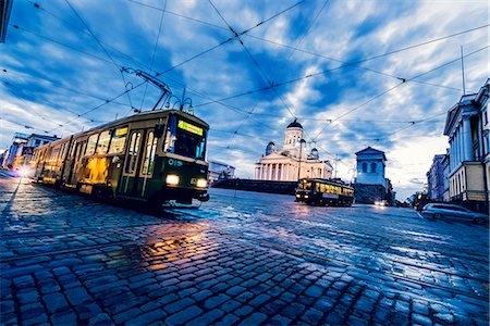 dom - Finland, Helsinki, Kronohagen, Cable cars at night Stockbilder - Premium RF Lizenzfrei, Bildnummer: 6126-08644512